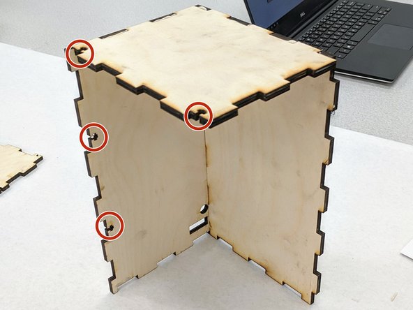 Also paint the inside of the teeth on one side of the side piece.