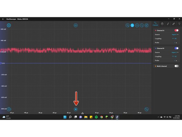 The start/stop function of the scope is found in the middle of the screen on the bottom.