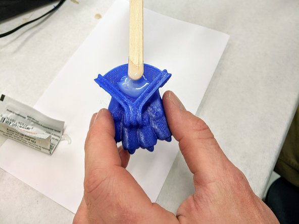 (30)Flip your speaker box over so that the bottom is facing up.