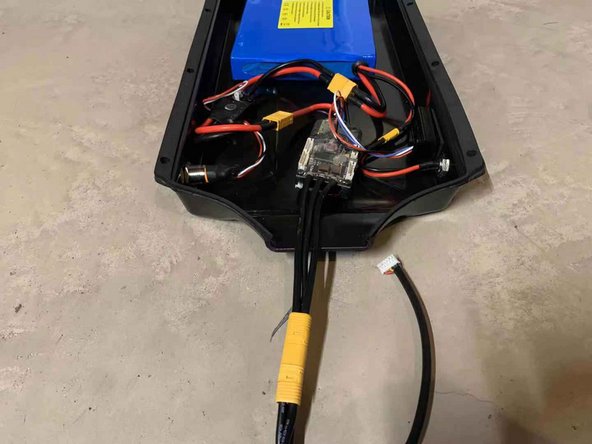 Plug the motor into the ESC (3pin Yellow connector)