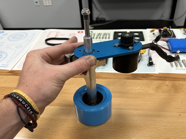 Note the orientation of the truck and motor mount. You can install the motor mount on the wrong side as the holes will line up in multiple spots. Ensure the baseplate and motor mount are orientated as shown.