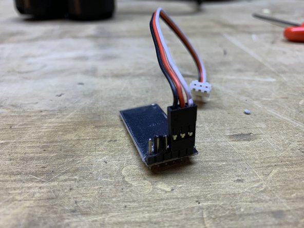 Attach the connector provided with the Xenith to the receiver as shown