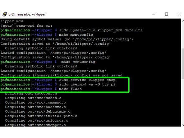 Wir geben dann sudo service klipper stop plus Enter ein, gefolgt von  sudo usermod -a -G tty pi plus Enter . Mit make flash plus Enter wird der virtuelle Drucker angelegt. Über sudo service klipper start plus Enter wird Klipper wieder gestartet.