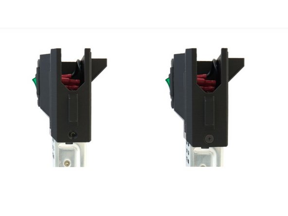 Mit 4x M4x10mm Senkkopfschrauben wird das Meanwell-Gehäuse an den Seiten (Bild 1,2) und der Rückseite (Bild 3) am Meanwell verschraubt.