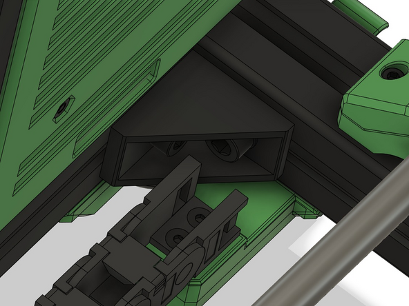 Der Ketten L-Winkel befindet sich hinten links am xy-Rahmen.