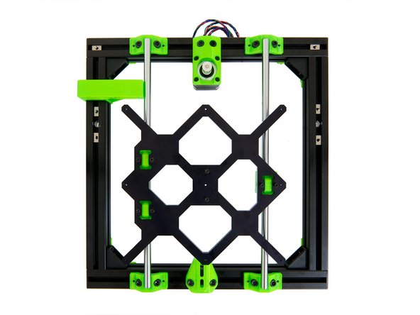 Dann setzen Sie das Werkzeug oben auf die linke y-Achse und drücken hier ebenfalls die Stange dagegen.