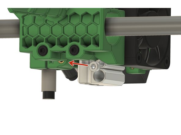 Entfernen Sie die M2.5x5mm Zylinderkopfschraube auf der Rückseite des Mosquito Hotends.