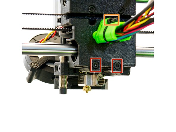 Befestigen Sie die x-Schlitten Rückseite (unten) mithilfe von 2x M3x16mm Zylinderkopfschrauben.