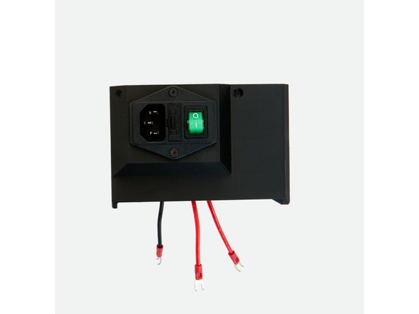 Schieben Sie die Kabel des Netzschalters von außen in das Meanwell Gehäuse.