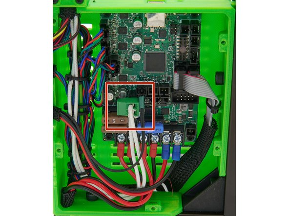 Verbinden Sie nun die Komponenten mit dem Board: