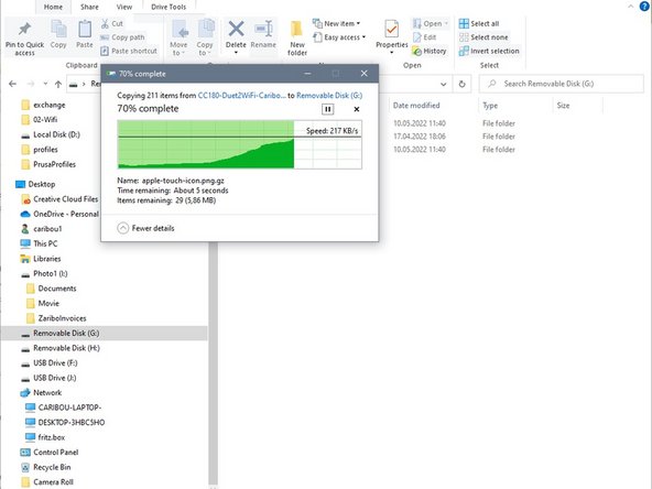 A window opens, which displays the contents of the card.
