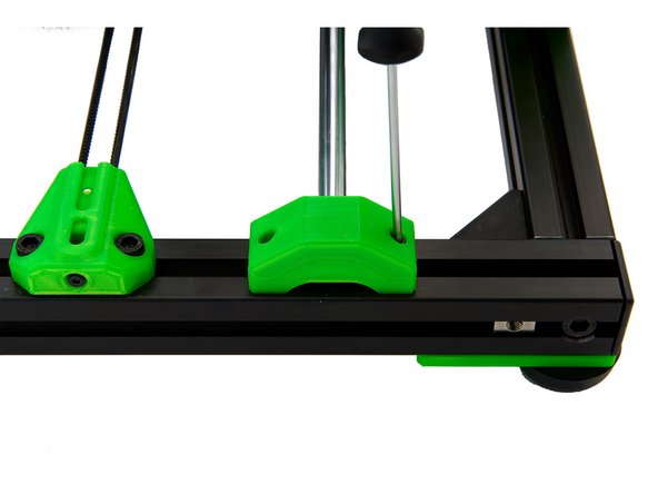 Be careful not to overtighten the screws or the nuts underneath the rodholders may fall out.