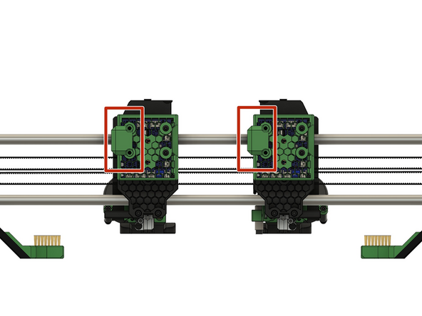 Bringen Sie die Toolboard Seiten Abdeckung mit...