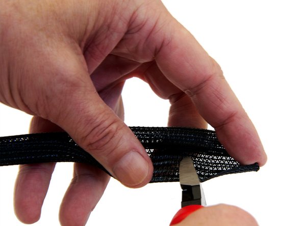 Schneiden Sie Techflex Schlauch und Nylon so zu, dass die Längen zu Ihrem Drucker Modell passen (siehe Step 5).