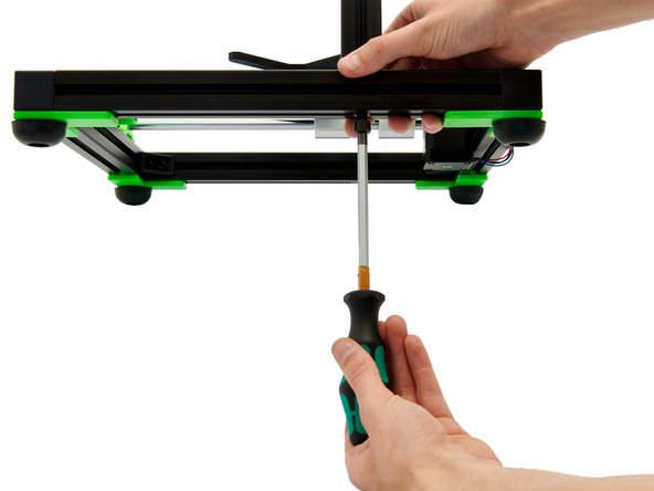 After tightening, loosen the M8x40mm Hexagon Socket Head Cap Screw just enough so that the profile can still be moved easily in all directions.