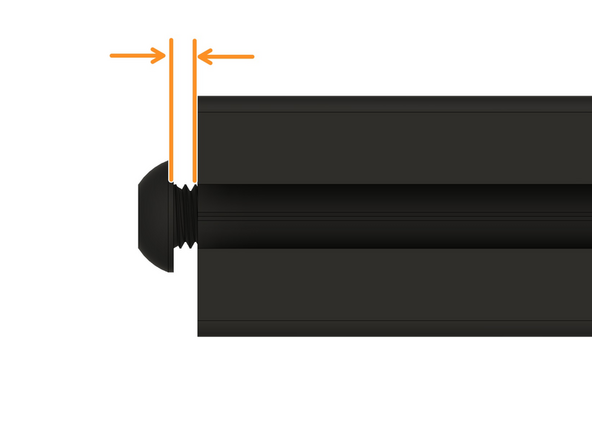 Der Abstand zwischen Schraubenkopf und dem Ende des y-Aluprofil muss ein etwa 3mm betragen.