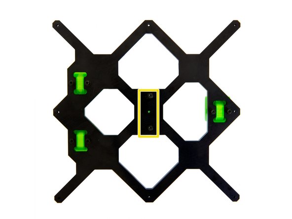 Achten Sie hierbei darauf, dass die Zähne für den Riemen zur Seite mit dem einen Kugellager zeigt.