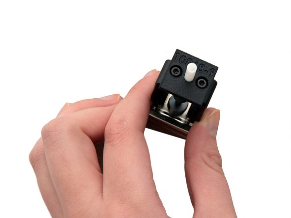 Secure the Mosquito mount on the hotend with 2x M2x6mm Hexagon Socket Head Cap Screws.