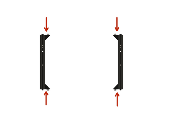 Schieben Sie die Eckwinkel, jeweils eins oben und unten, in die y-Profile ein.