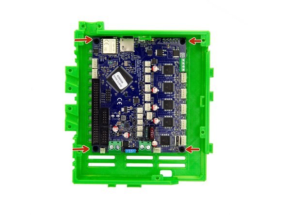 Zuletzt wird das Duet Board, mithilfe von 4x M3x8mm Zylinderkopfschrauben, an der Duet Box befestigt.
