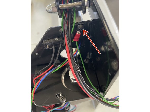 Fasten the green earth cable with a M5x16 black button head cap screw to the 4th hole into the aluminium profile.