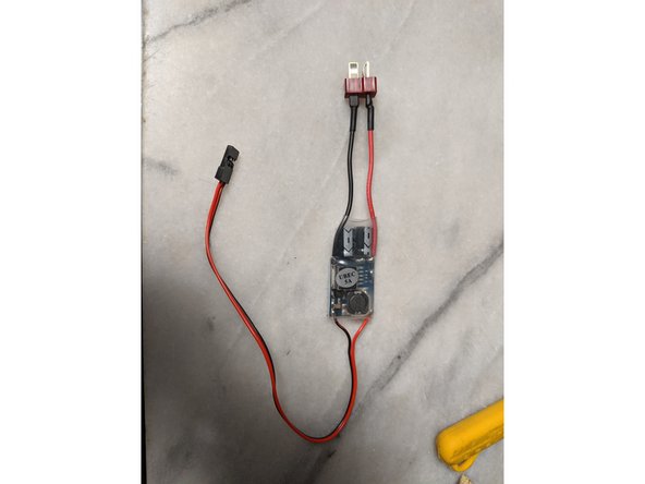 Attach a male deans connector to the UBEC as shown in Pic 2.  Make sure you have the correct wires going to the correct terminals as always.