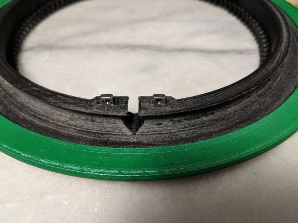 Insert the square nuts into the InnerSusan prints as shown in Pic 2.