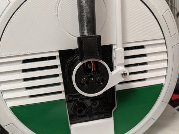 Next you will attach the head box assembly to the body using the 3 screws installed in the MainBarHolder prints from the previous step.  Tighten the screws to hold the assembly in place as seen in Pic 3.