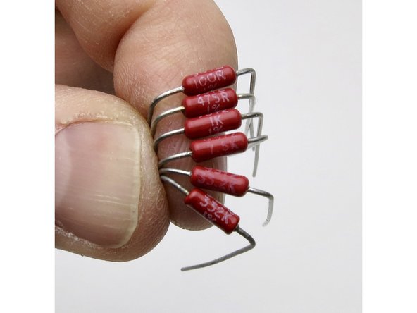 The Autumn 2020 kits include PRP 9327 series resistors. These audio grade resistors are red and have the value printed directly on the body of the resistor with no code.