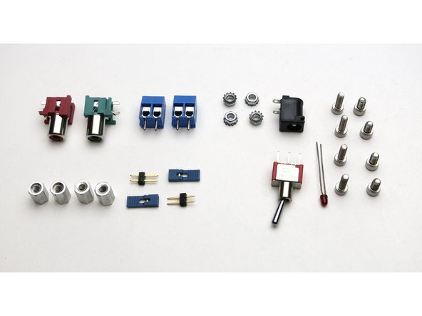 Photo 1 - Connectors and hardware