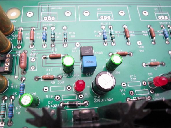 These images show the alignment of the 4N35 optocoupler.