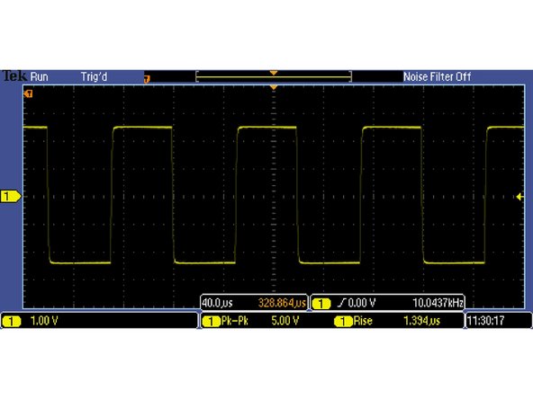 Square wave response. Clean, no ringing, very, very small shoulder at the leading edge.