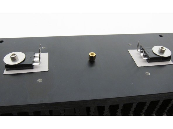 It does not have to insert all the way flush into the heatsink.