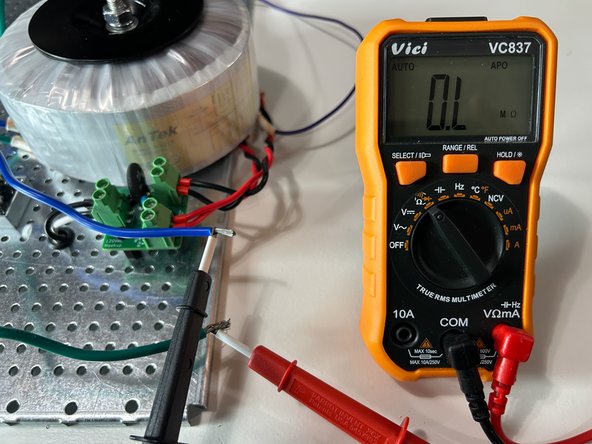DO NOT assume that the two green ends are one secondary and that the two blue ends are the other secondary; you will be VERY sad.