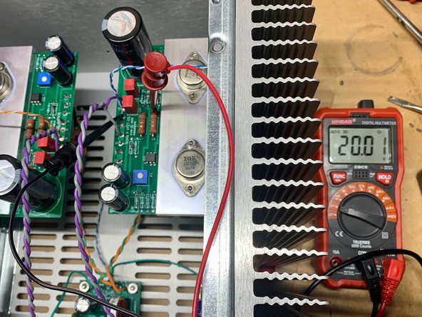 Select multimeter to DCV