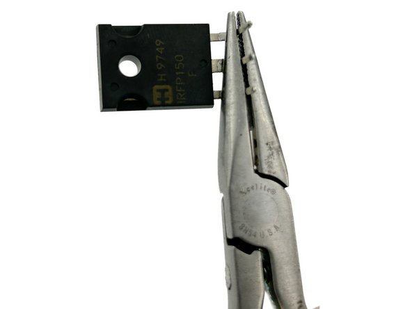 Note - The MOSFETs pictured are not  those in your kit.  This is only to demonstrate procedure.