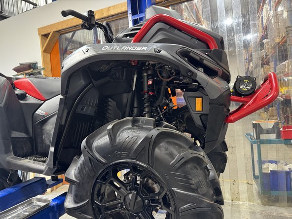 Install the front new Elka shocks with the reservoir ( on Stage 3-4-5 ) or Schraeder nitrogen valve ( on Stage 1-2 ) at the top of vehicle.