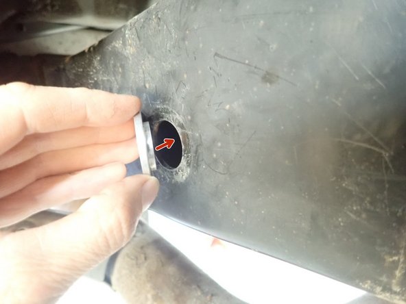 Slide right side bracket bolt into frame's hole with supplied hardware as shown. Be careful instaling spacers on the side with the smallest diameter into the frame's holes to center the bolt.