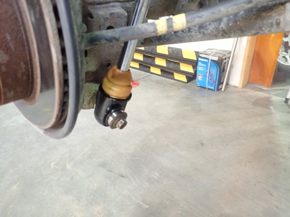 Apply supplied grease on upper Elka shocks isolators.