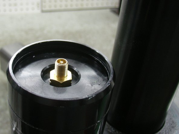 Install the rezzy cap into the rezzy and push it to see the circlip groove.