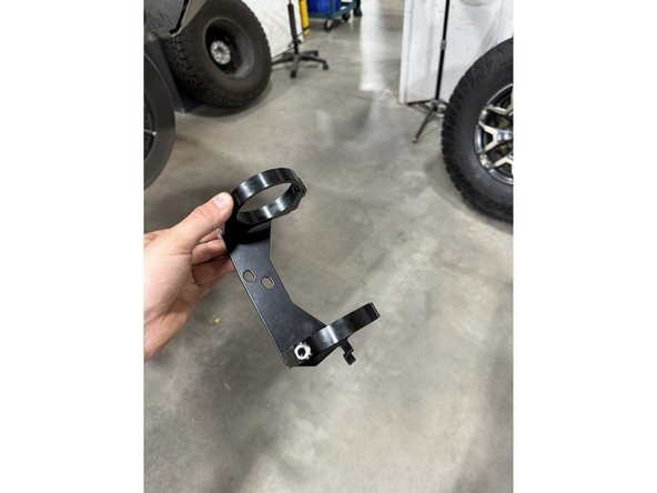 Use the bracket show in the picture for the right side.