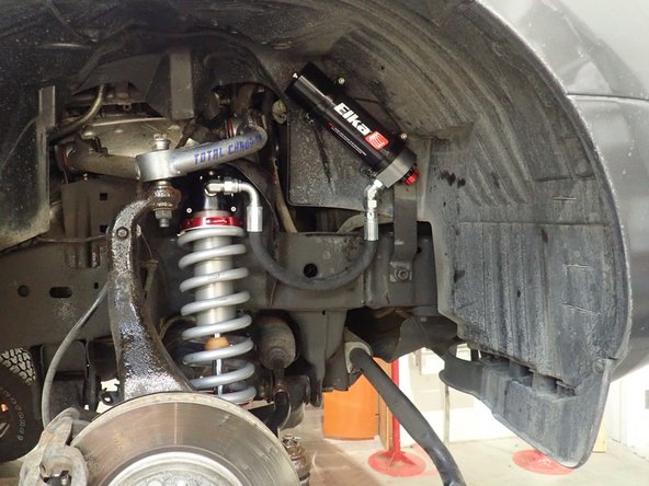 Same installation steps for 2.5" shocks serie . (Right side shown)