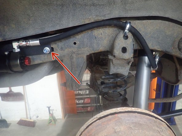 Use proper bracket assembly (right side shown). Pass bolt into first aluminium square spacer, then pass it through bracket square hole.