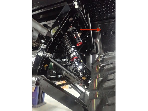 STAGE 3-4-5: Piggyback heads must be oriented upward and facing outside the vehicle, as indicated by the red Arrow. ( Right side shown )