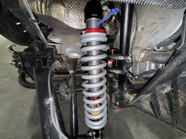 Note: The hose configurations are different on the left and right side, pay attention to pictures to make sure you are installing the proper shocks on each side.