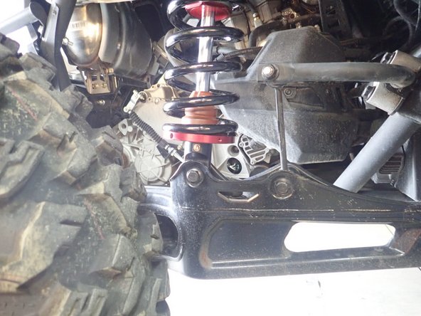 The rebound adjustement must facing outward of the vehicle.