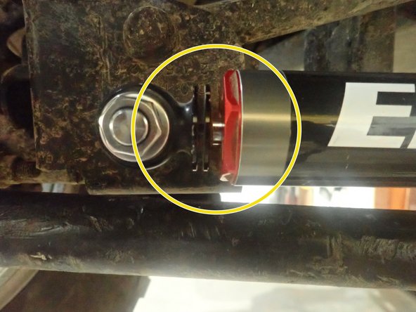 Check that the stabilizer still have a small amount of shaft travel when fully steer to the right. Red part must not touch the black eyelet. Adjust clamp position if needed.