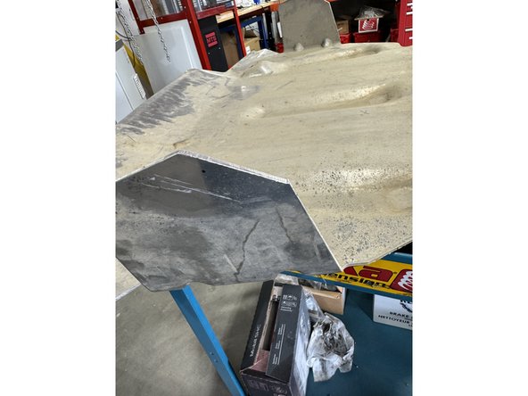 Mesure 1.5'' on both sides to make the cutting line.