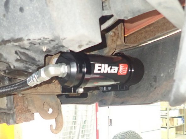 We recommend using threads locker and a torque of 20ft/lb.