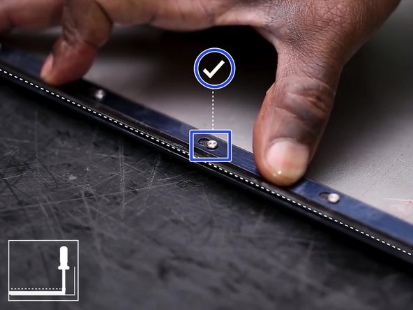 Verify the  standoffs and retainer are locked together.